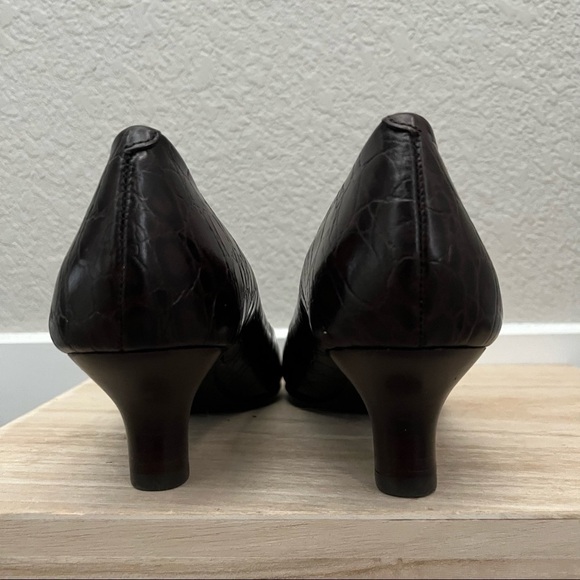 Aerosoles Brown Leather Square Toe Kitten Heels 8.5B - Picture 3 of 5